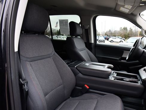 Used 2025 Ford Expedition Active image 16