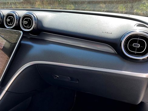 Used 2025 Mercedes-Benz C 300 4MATIC Sedan image 16