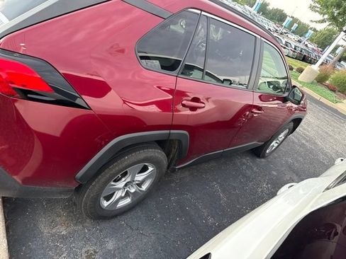 Used 2019 Toyota RAV4 XLE w/ All Weather Liner Package AWD/4WD image 7