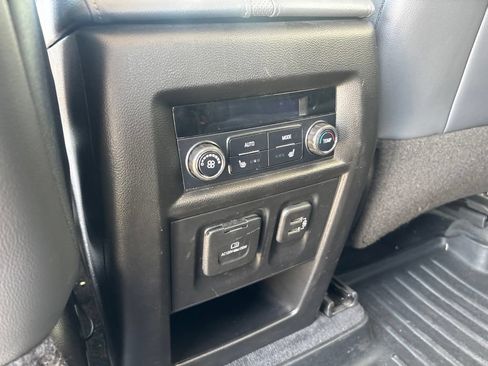 Used 2021 Chevrolet Traverse Premier AWD/4WD image 29