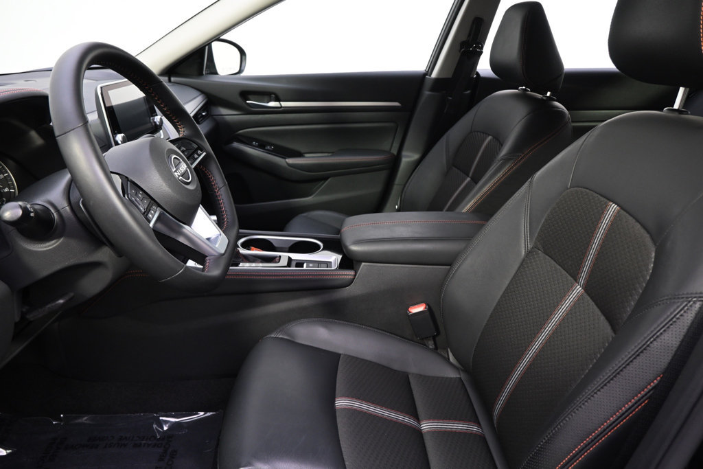 Used 2025 Nissan Altima 2.5 SR AWD/4WD image 13