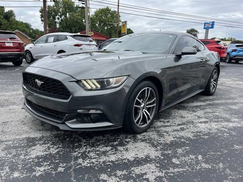 Used 2017 Ford Mustang Coupe RWD image 7