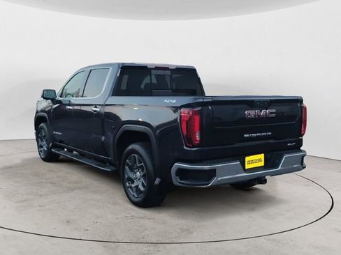 Used 2022 GMC Sierra 1500 SLT w/ SLT Convenience Package image 3