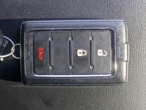 Used 2023 Jeep Grand Cherokee Laredo RWD image 33