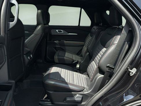 Used 2025 Ford Explorer ST-Line w/ Premium Package AWD/4WD image 16