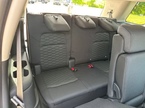 New 2026 Nissan Pathfinder SV w/ SV Premium Package FWD image 13