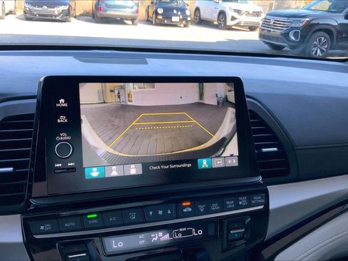 Used 2025 Honda Odyssey Touring image 28