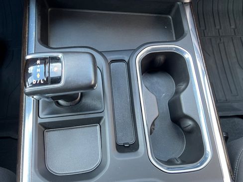 Used 2022 GMC Sierra 1500 Elevation image 39