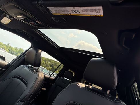 New 2026 Jeep Grand Cherokee L Limited AWD/4WD image 24