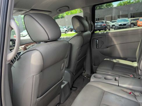 Used 2015 Nissan Quest SL FWD image 18