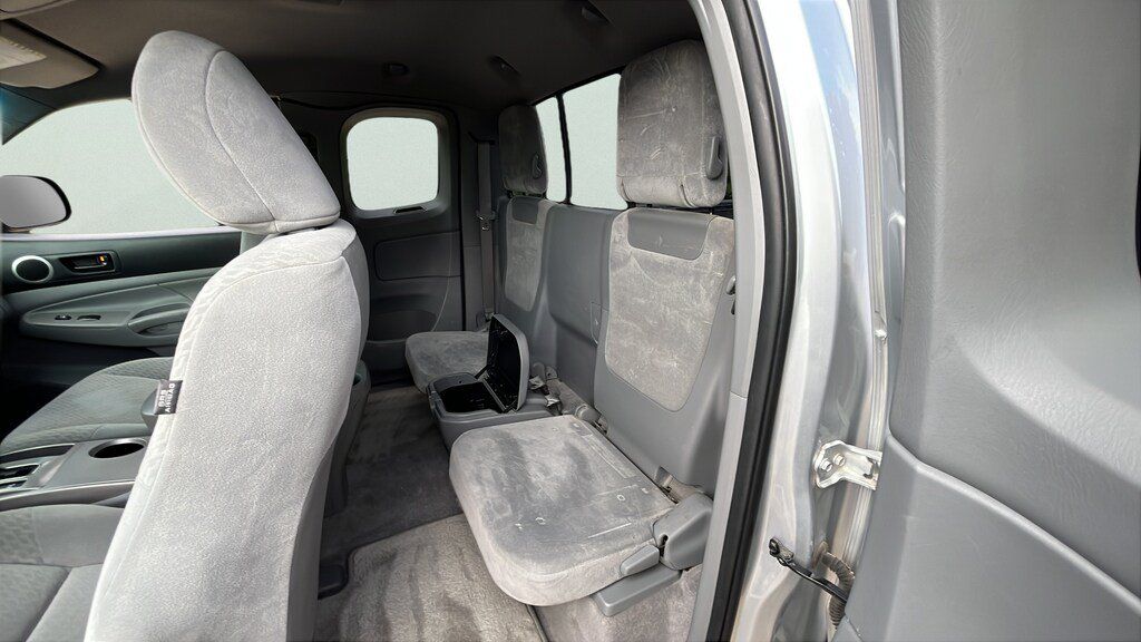 Used 2011 Toyota Tacoma PreRunner w/ SR5 Pkg #2 RWD image 16