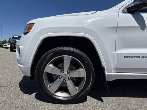Used 2016 Jeep Grand Cherokee Overland w/ Advanced Technology Group AWD/4WD image 15