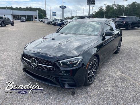 Used 2022 Mercedes-Benz E 350 Sedan image 3