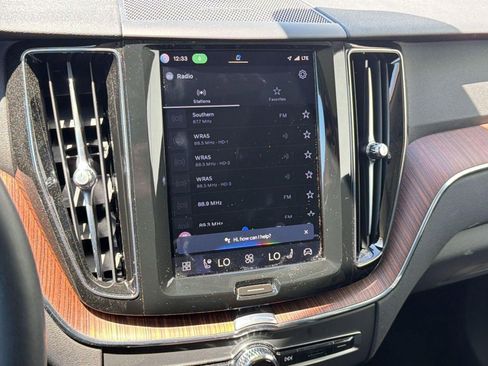 Certified 2023 Volvo XC60 B5 Plus AWD/4WD image 23