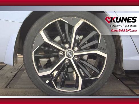 Used 2025 Nissan Altima 2.5 SR image 12