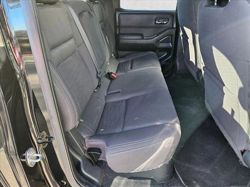 Used 2022 Nissan Frontier SV image 21