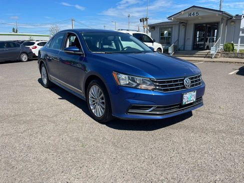 Used 2016 Volkswagen Passat 1.8T SE image 1