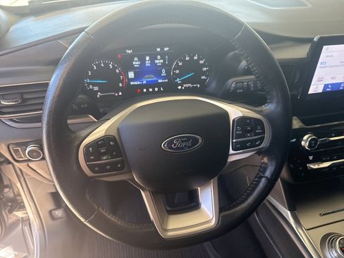 Used 2021 Ford Explorer Limited w/ Equipment Group 301A image 10