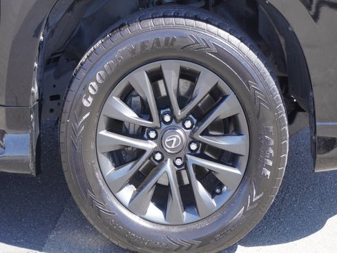 Used 2022 Lexus GX 460 Premium w/ Premium Package AWD/4WD image 5