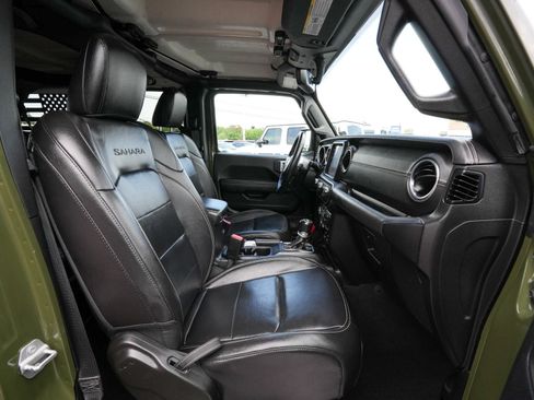 Used 2021 Jeep Wrangler Unlimited Sahara w/ Cold Weather Group AWD/4WD image 43