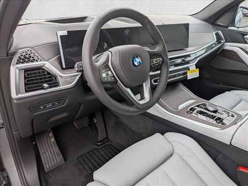 New 2026 BMW X5 xDrive50e w/ Premium Package image 3