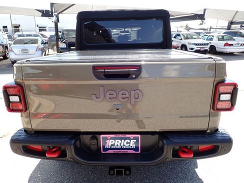 Used 2020 Jeep Gladiator Rubicon w/ Dual Top Group AWD/4WD image 3