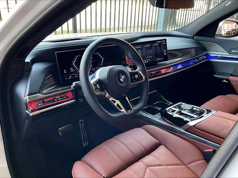 Certified 2025 BMW 760i xDrive w/ Executive Package image 18