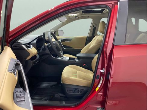 Used 2025 Toyota RAV4 Limited image 11