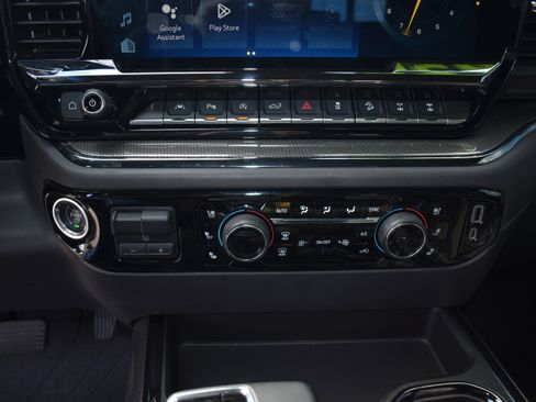 Used 2023 Chevrolet Silverado 1500 ZR2 image 25