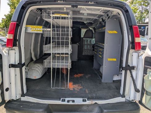 Used 2012 Chevrolet Express 2500 image 11