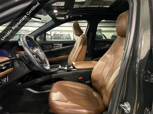 Certified 2023 Lincoln Nautilus Reserve image 10