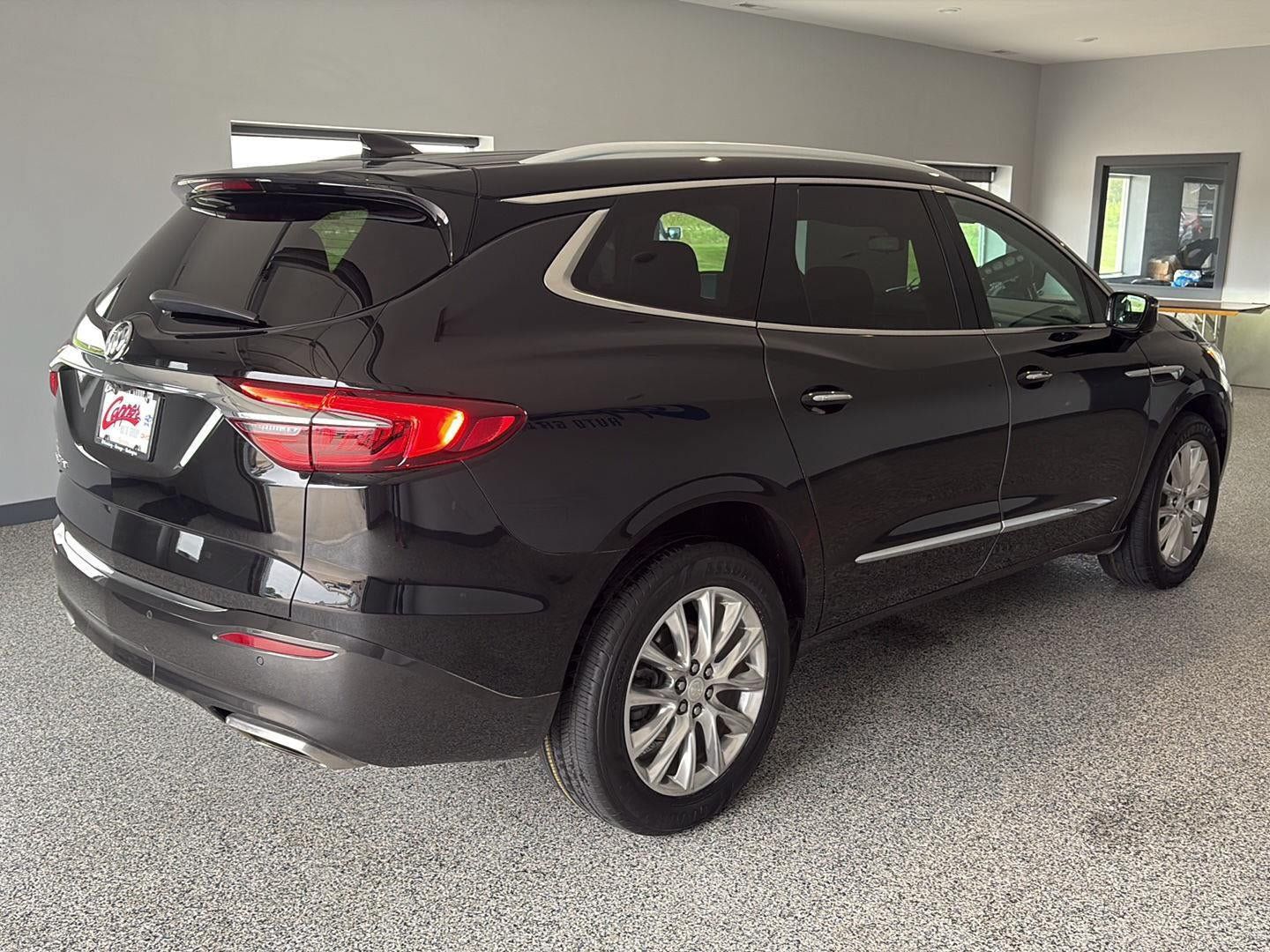 Used 2021 Buick Enclave Premium w/ Surround and Sites Package AWD/4WD image 4