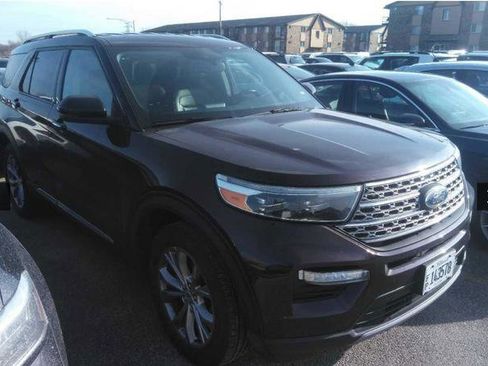 Used 2023 Ford Explorer Limited w/ Equipment Group 301A image 4
