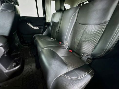 Used 2015 Jeep Wrangler Unlimited Sahara image 24