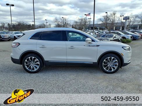 Used 2023 Lincoln Nautilus Reserve w/ Equipment Group 201A image 10