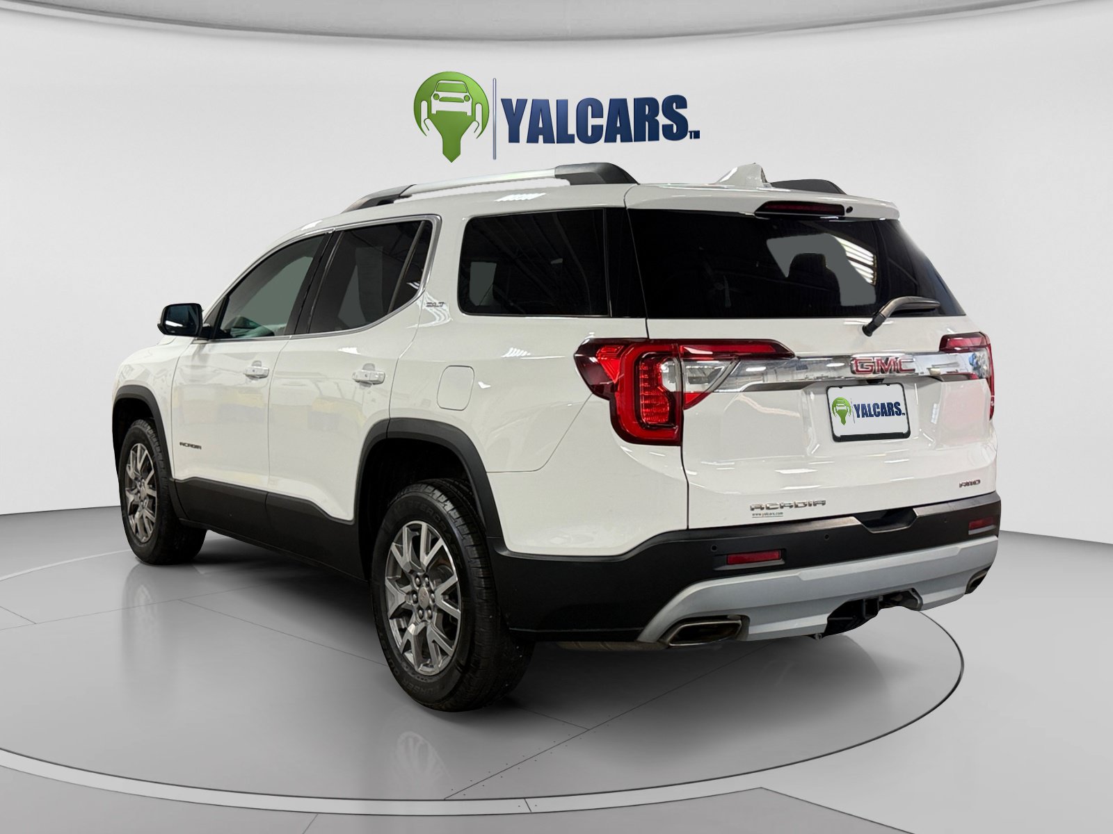 Used 2020 GMC Acadia SLT AWD/4WD image 3