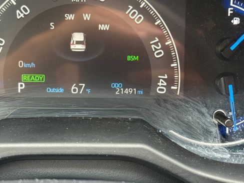 Used 2024 Toyota RAV4 XLE AWD/4WD image 26