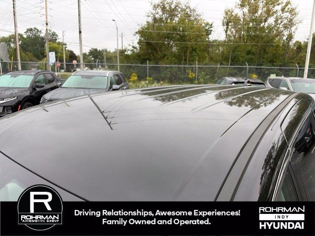 Used 2024 Chrysler Pacifica Touring-L FWD image 11