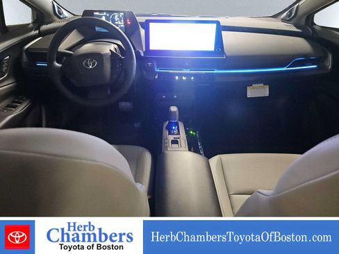 Used 2024 Toyota Prius Limited AWD/4WD image 6