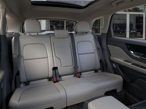 New 2026 Lincoln Corsair Grand Touring w/ Jet Appearance Package AWD/4WD image 11