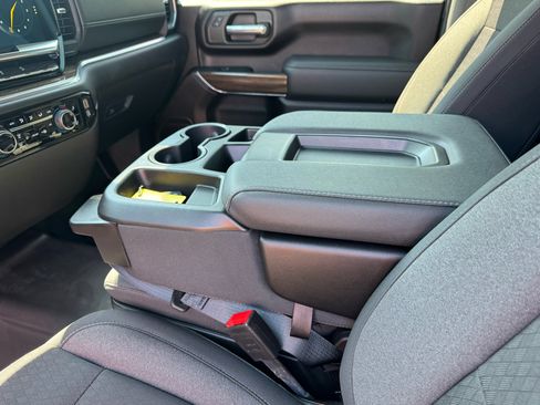 Used 2025 Chevrolet Silverado 3500 LT w/ Convenience Package image 21