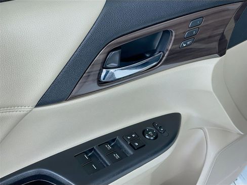 Used 2016 Honda Accord Touring image 23