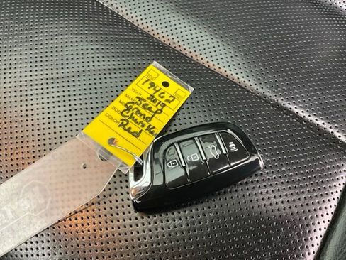 Used 2019 Jeep Grand Cherokee Limited w/ Luxury Group II image 28