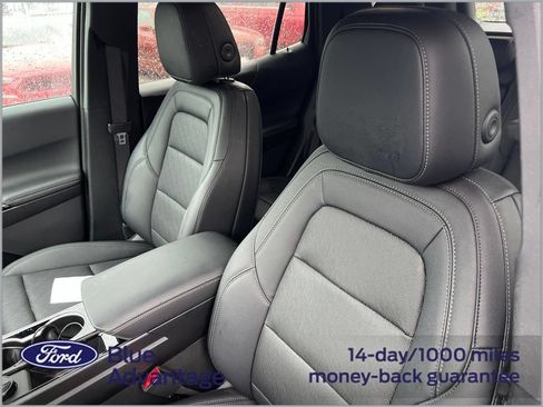 Used 2026 Chevrolet Equinox LT w/ Convenience Package II FWD image 3