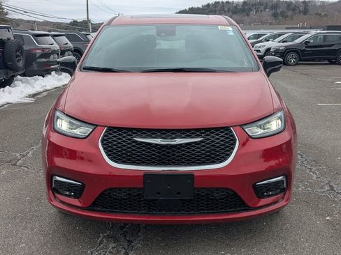 New 2026 Chrysler Pacifica Limited image 2