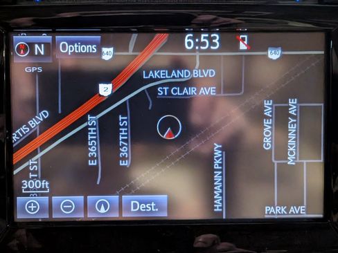 Used 2017 Toyota Camry XLE FWD image 4