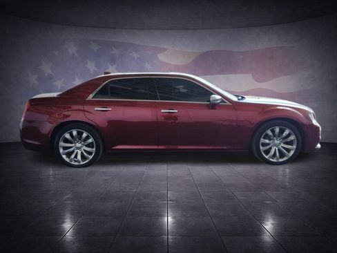 Used 2020 Chrysler 300 Limited RWD image 6