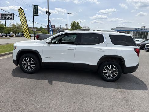 Used 2023 GMC Acadia SLT AWD/4WD image 10