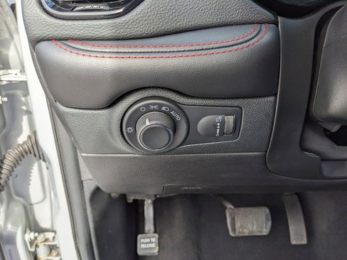 Used 2023 Dodge Durango GT image 36