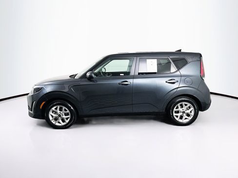 Used 2025 Kia Soul LX w/ LX Technology Package image 4